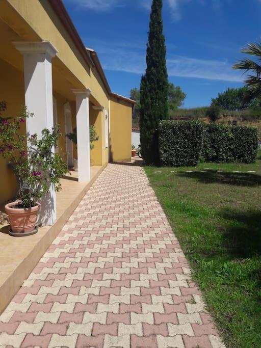 Maison Dans Une Propriete Avec Une Cour Corneilhan Exterior foto