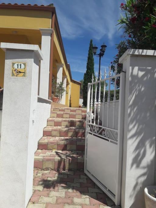 Maison Dans Une Propriete Avec Une Cour Corneilhan Exterior foto