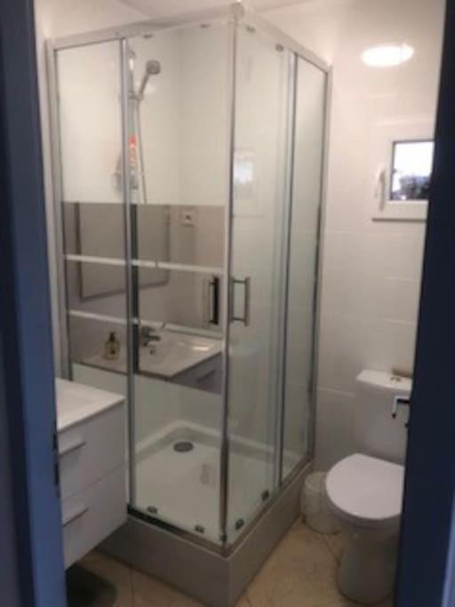 Maison Dans Une Propriete Avec Une Cour Corneilhan Exterior foto