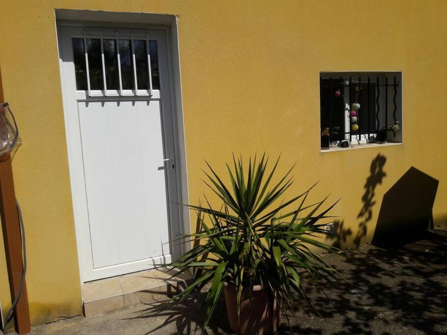 Maison Dans Une Propriete Avec Une Cour Corneilhan Exterior foto