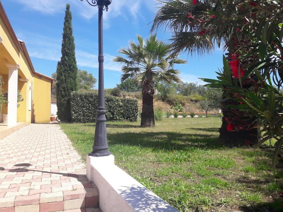 Maison Dans Une Propriete Avec Une Cour Corneilhan Exterior foto